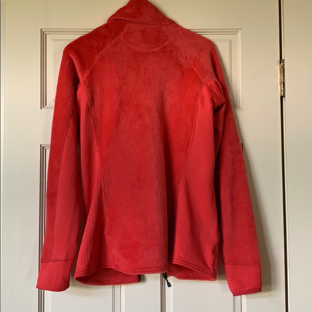 Pink Patagonia R2 Fleece Jacket - Picture 6 of 6